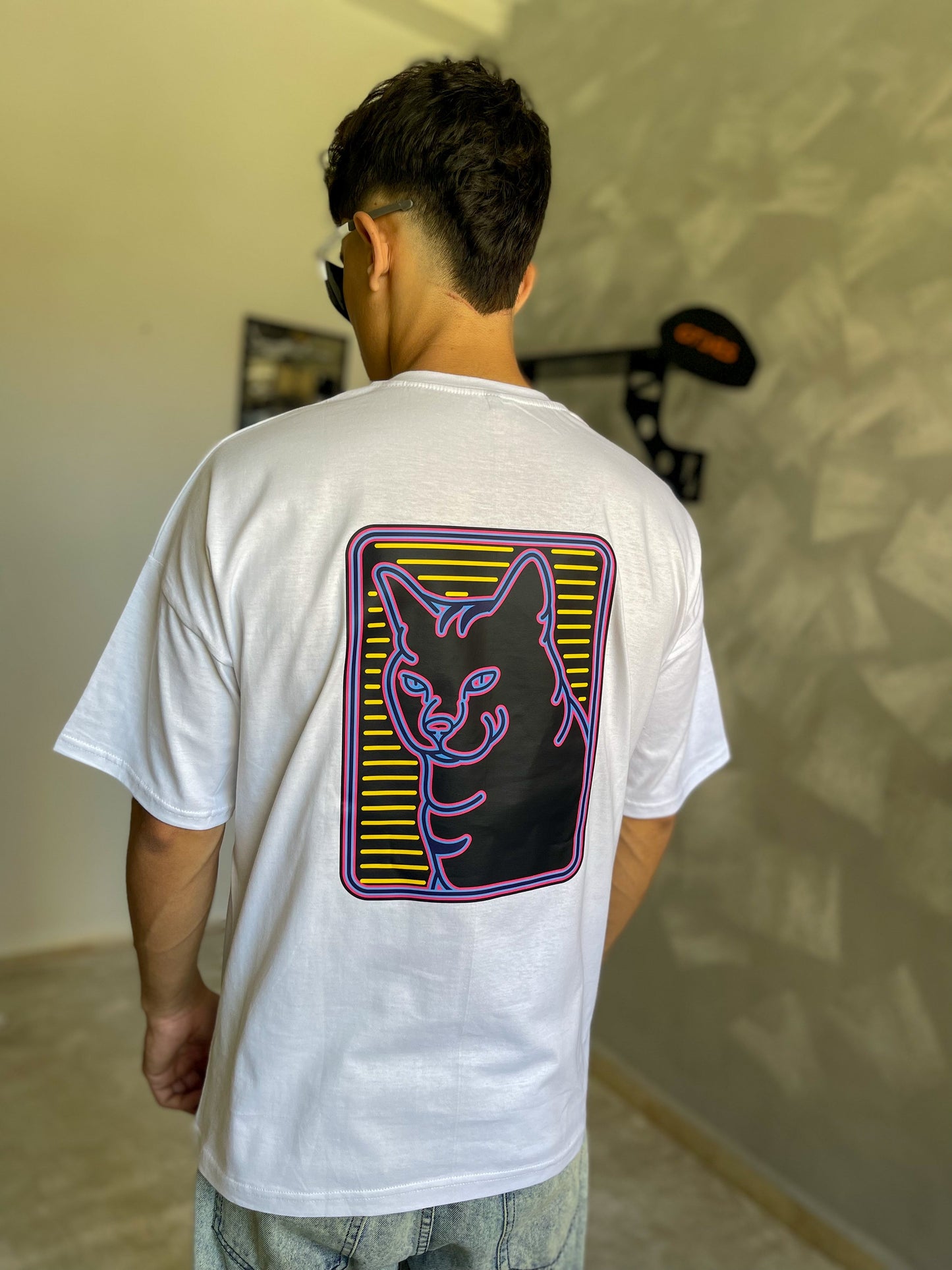 NEON HUNTER Oversized Tee – Retro Cat Energy