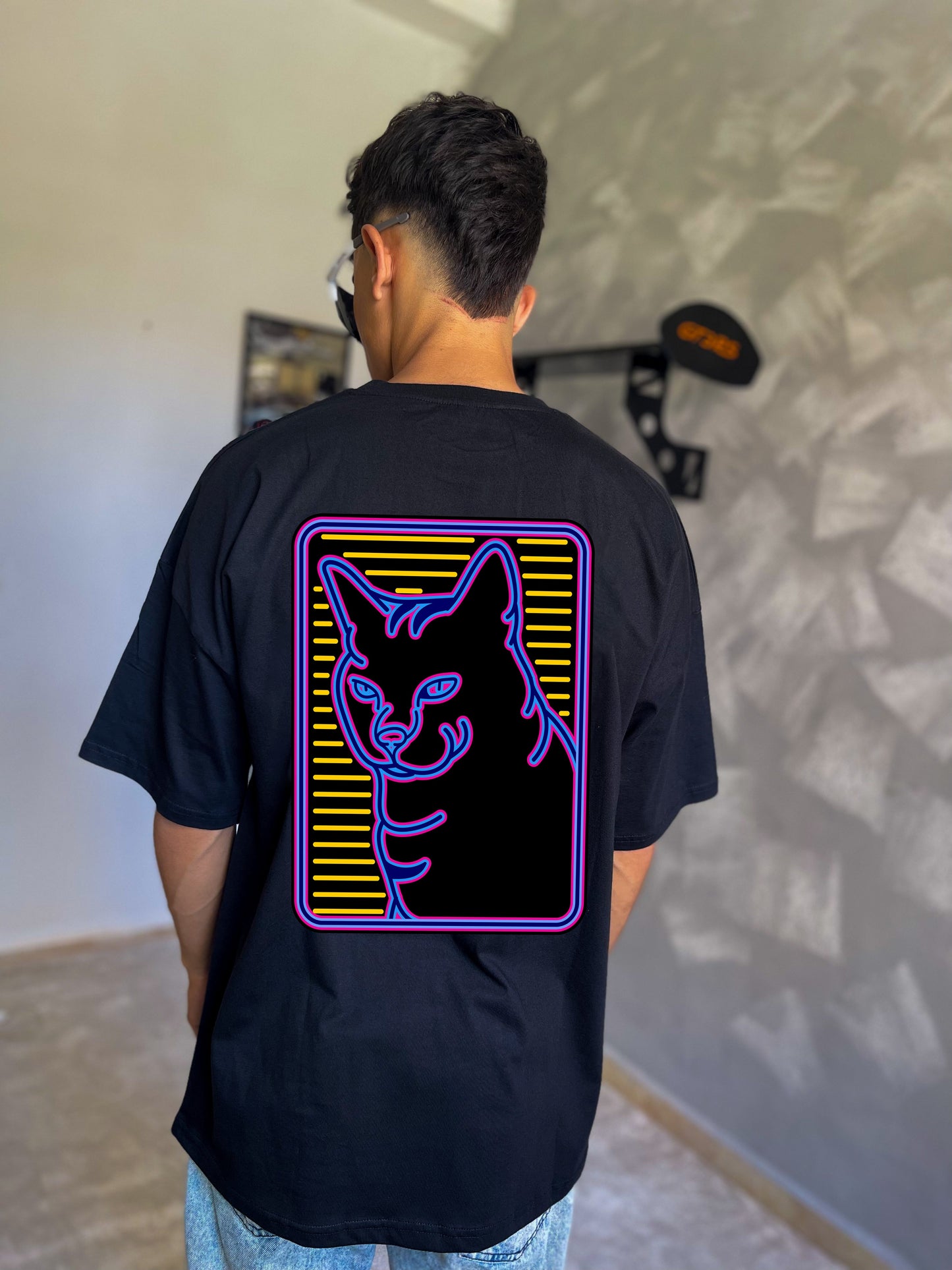 NEON HUNTER Oversized Tee – Retro Cat Energy